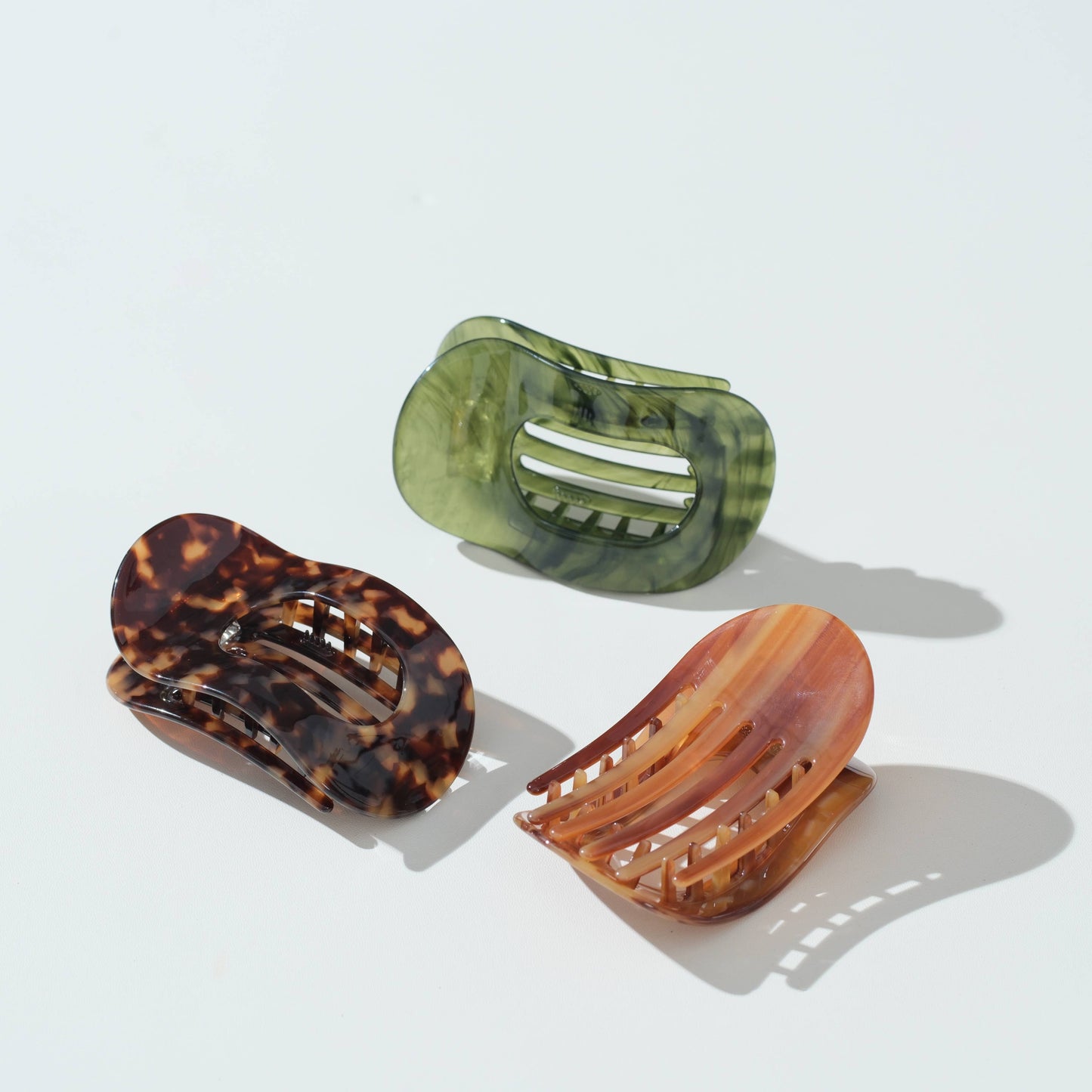 
                  
                    Oval Flat Lay Claw Clip - Medium: Assorted
                  
                