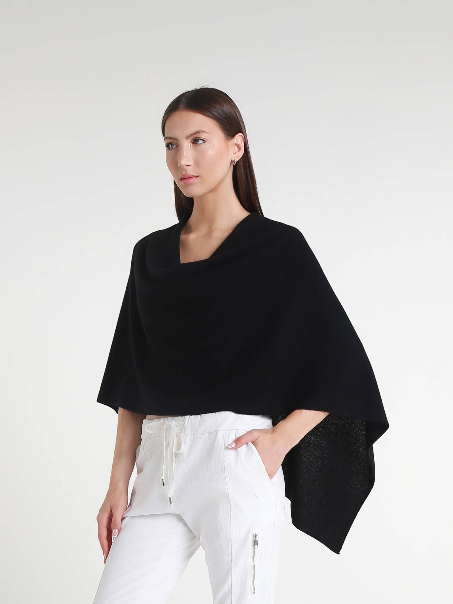 
                  
                    100% Italian Crafted Cashmere Ruana (SWE06): 203 Chocolate / One Size
                  
                