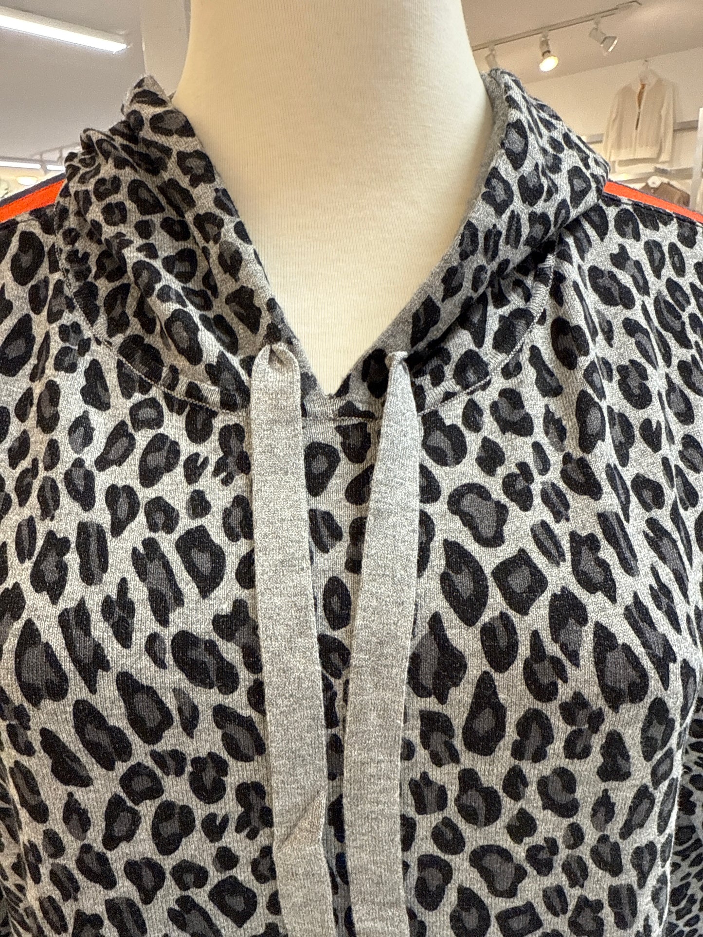 
                  
                    J.Society | Cheetah Hoodie Pullover with Stripe | 30002
                  
                