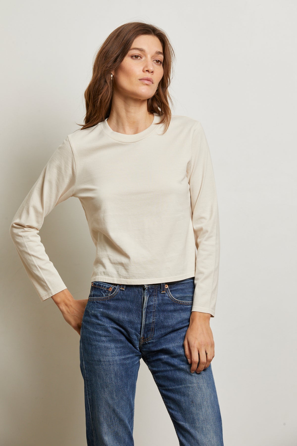 
                  
                    Perfect White Tee | Bruce L/S tee | Sugar
                  
                