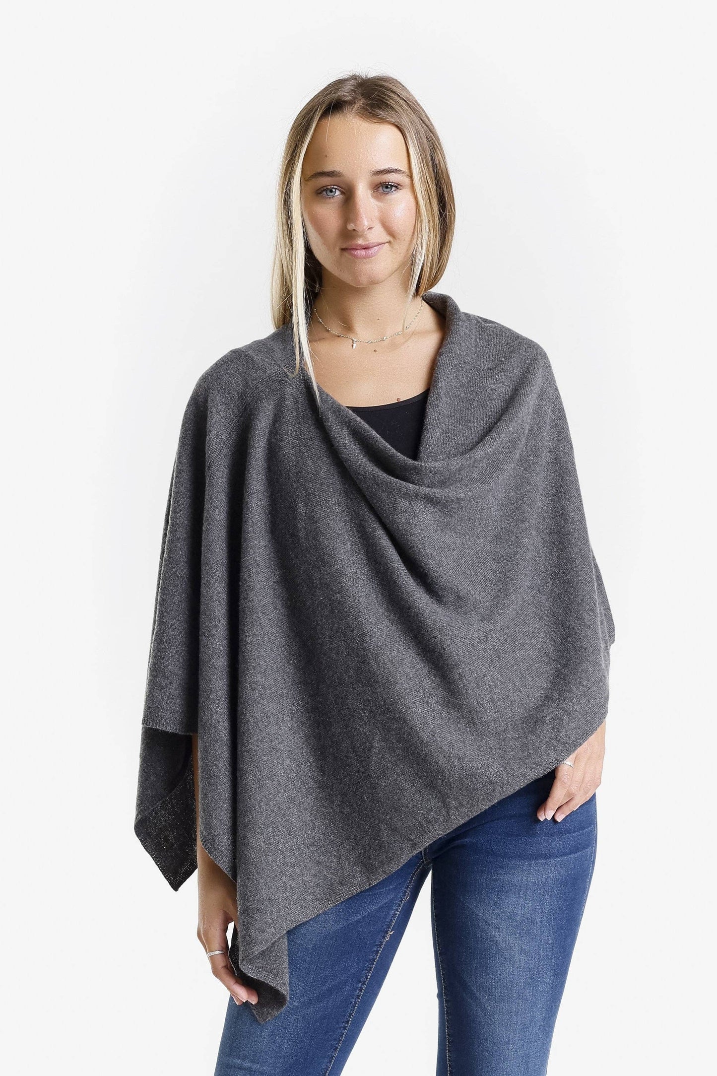 
                  
                    100% Italian Crafted Cashmere Ruana (SWE06): 258 Camel / One Size
                  
                