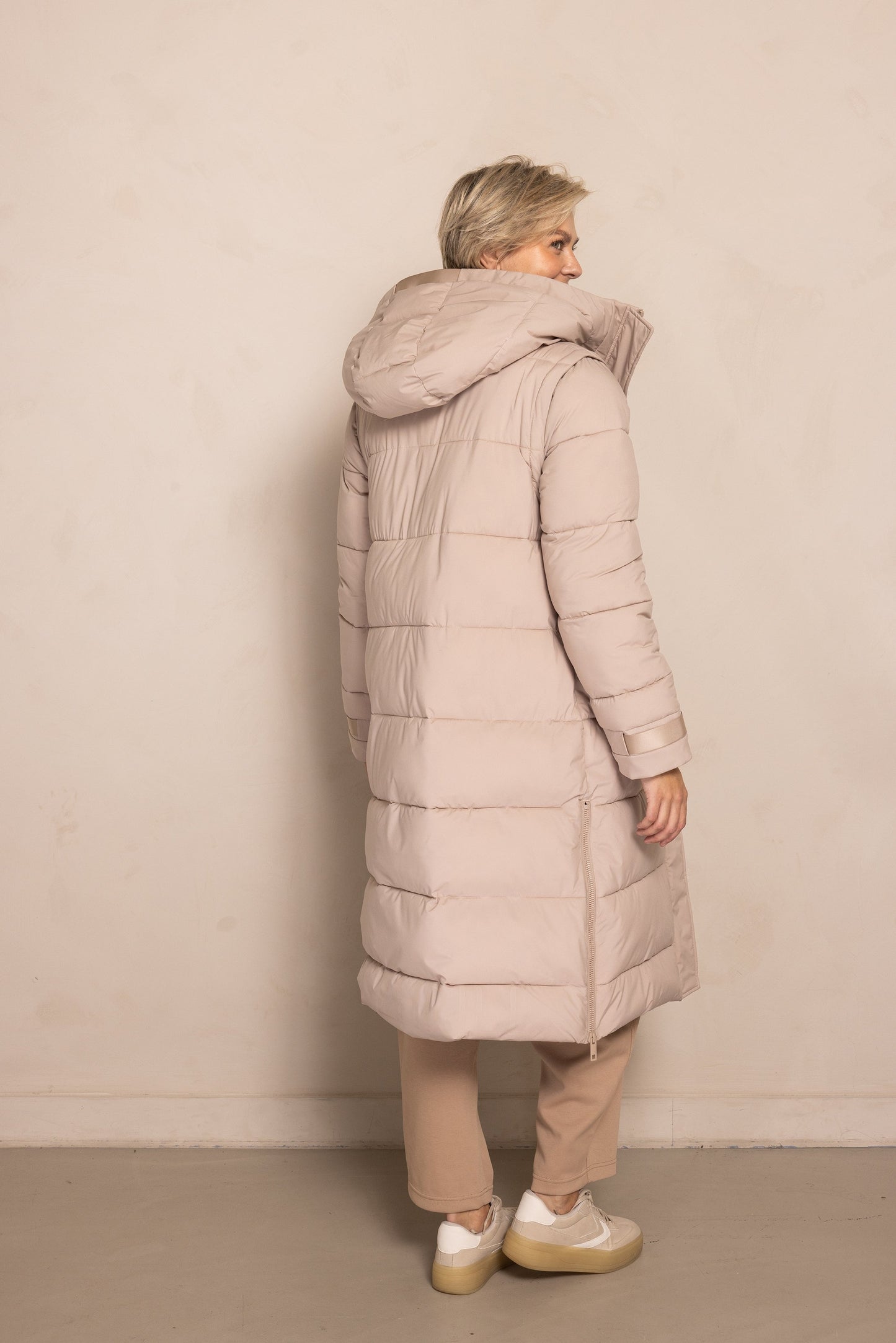 
                  
                    Zhrill | ZHISI MAX | Creme
                  
                