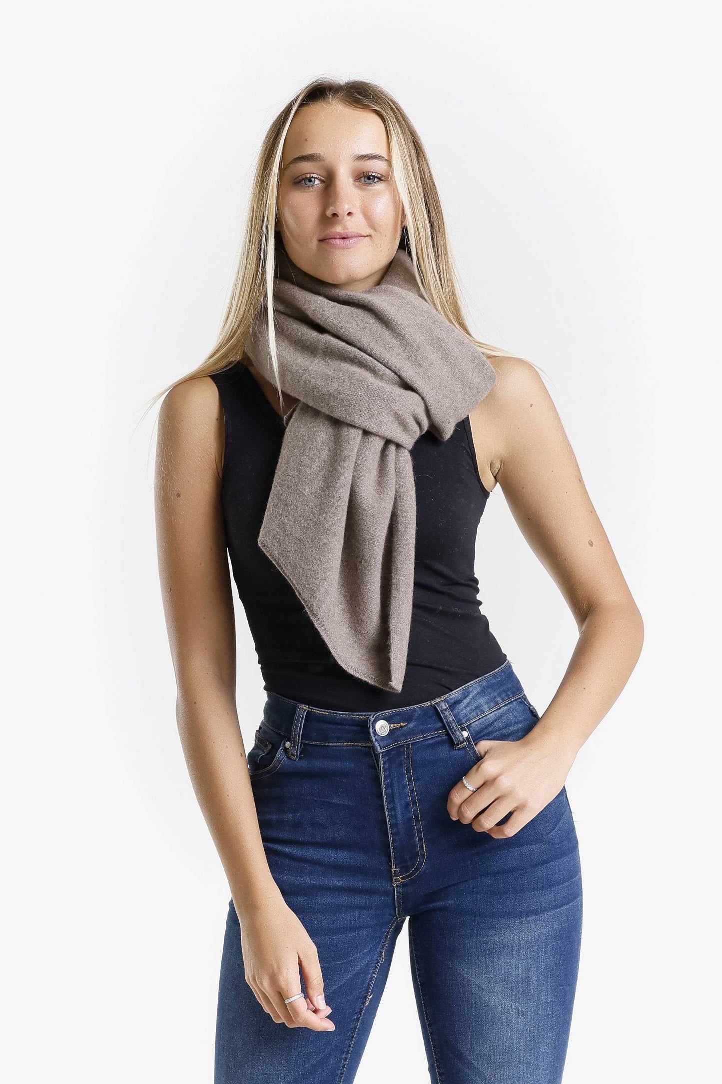 
                  
                    100% Italian Crafted Cashmere Ruana (SWE06): 258 Camel / One Size
                  
                