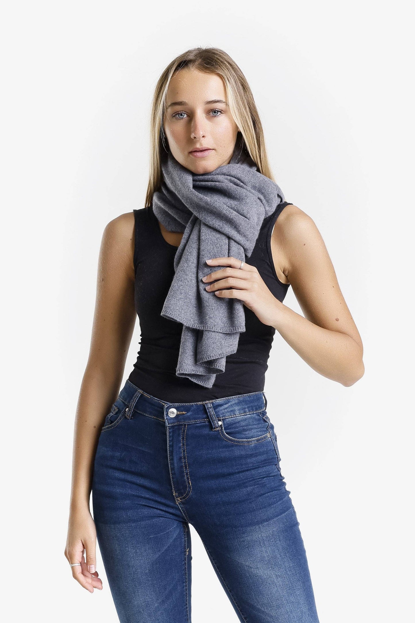 
                  
                    100% Italian Crafted Cashmere Ruana (SWE06): 203 Chocolate / One Size
                  
                