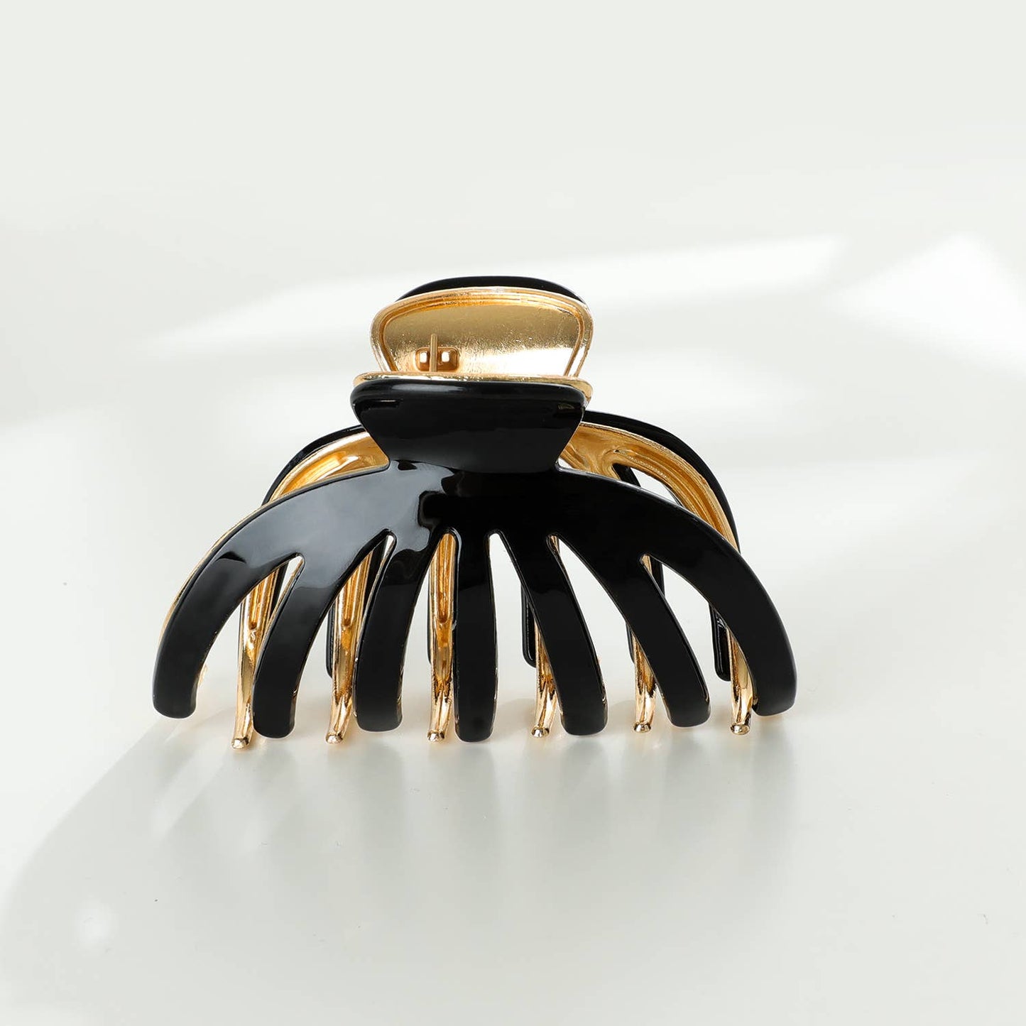 
                  
                    Hailey Solid Gold Metal Octopus Claw Clip - Large: Assorted
                  
                