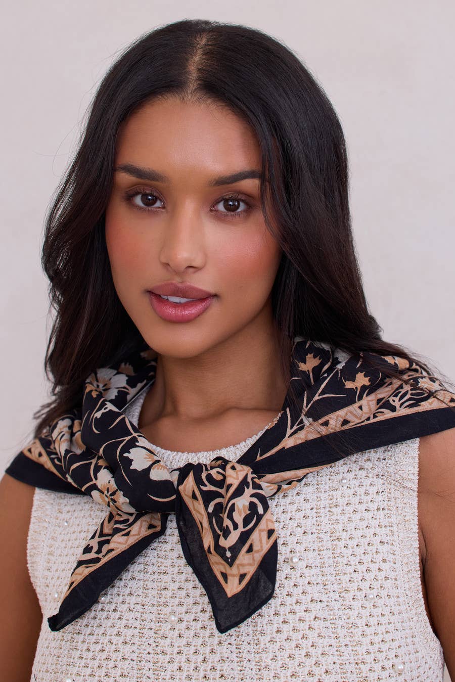 
                  
                    Floral Bandana Versatile : Copper
                  
                