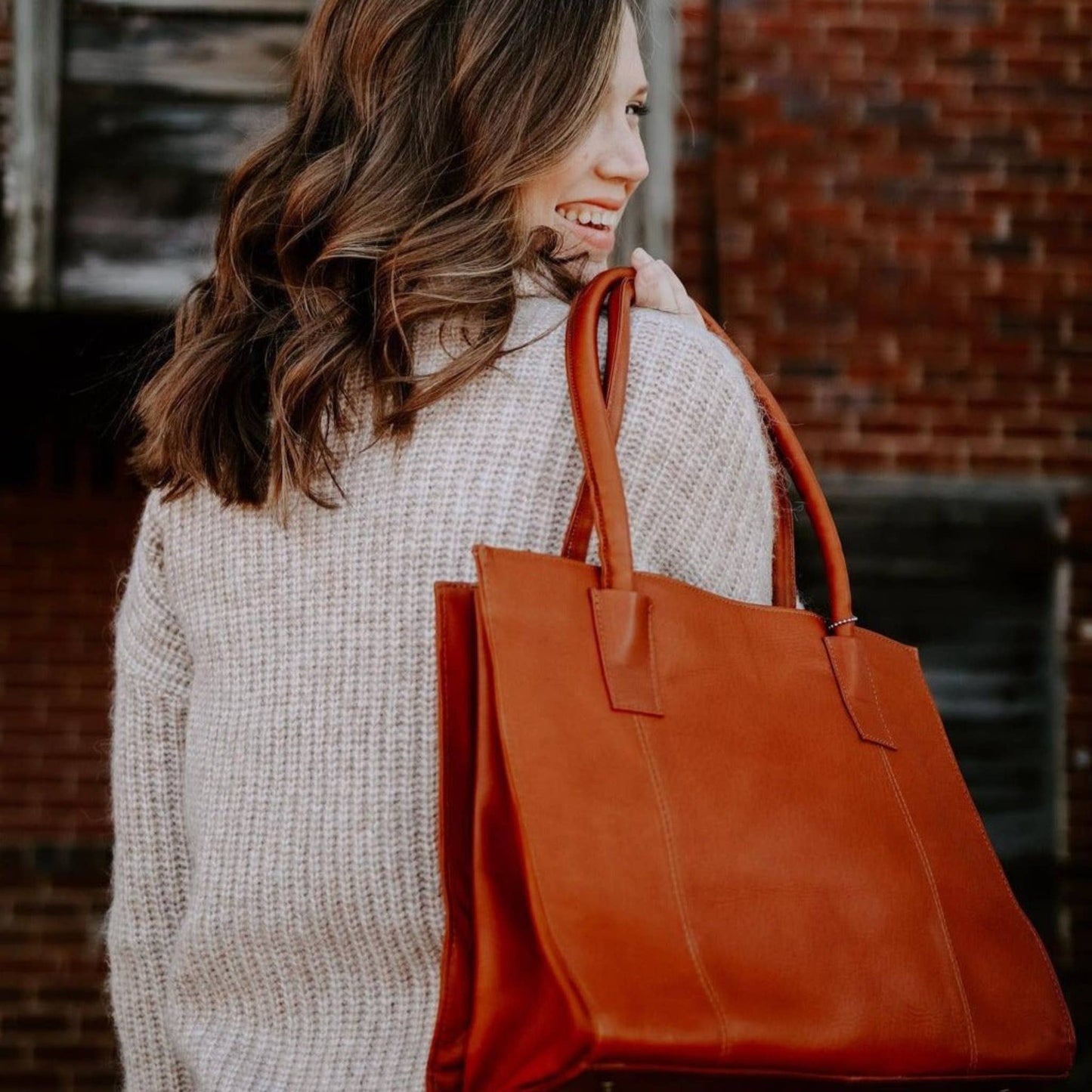 
                  
                    Festival Leather Tote Bag: Natural
                  
                