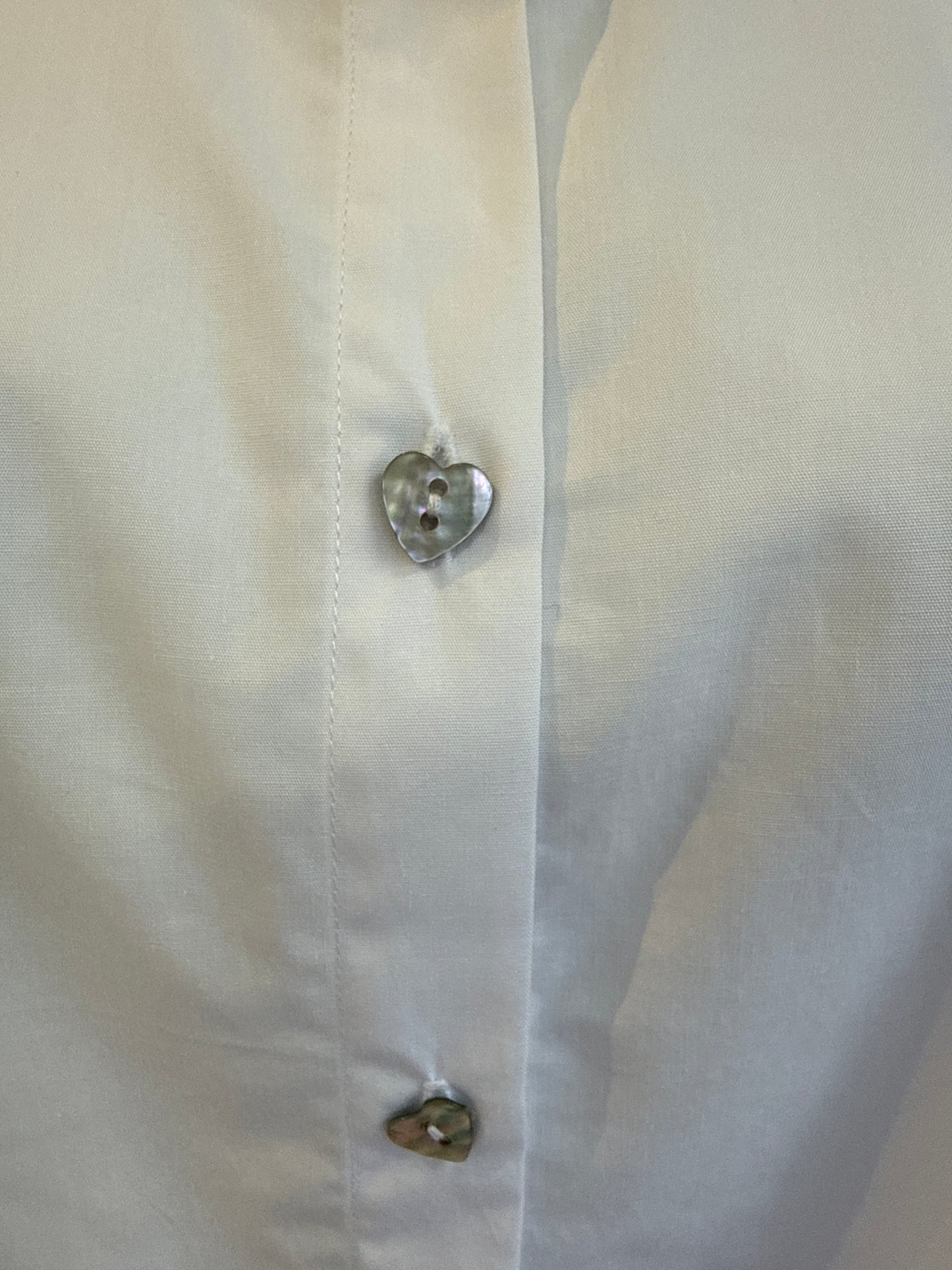 
                  
                    J.Society |  Cropped Embroidered Heart Shirt | 70013
                  
                