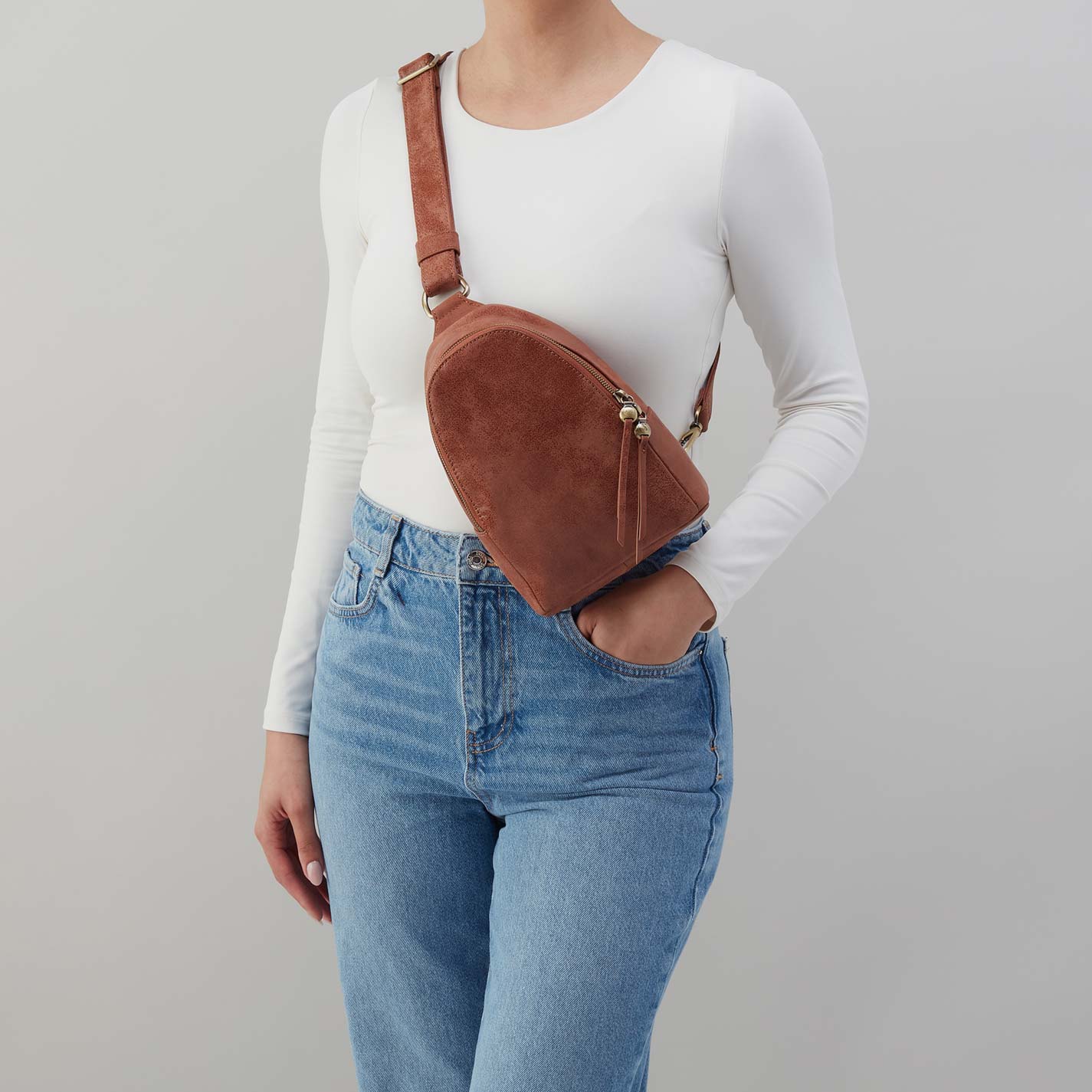 
                  
                    HOBO | Fern Sling | Burnished Saddle
                  
                