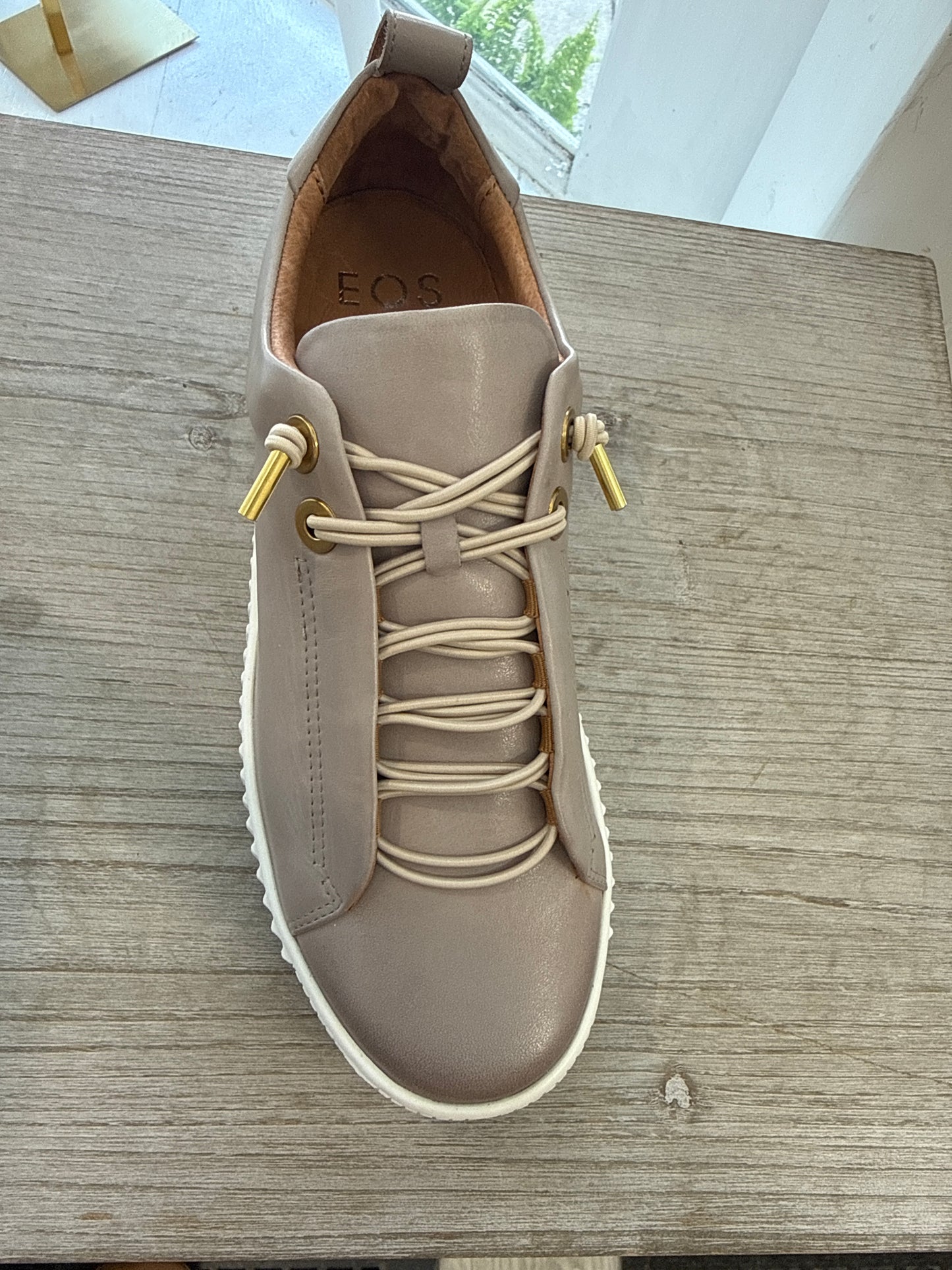 
                  
                    EOS | JOOL Sneaker | Dark Taupe
                  
                