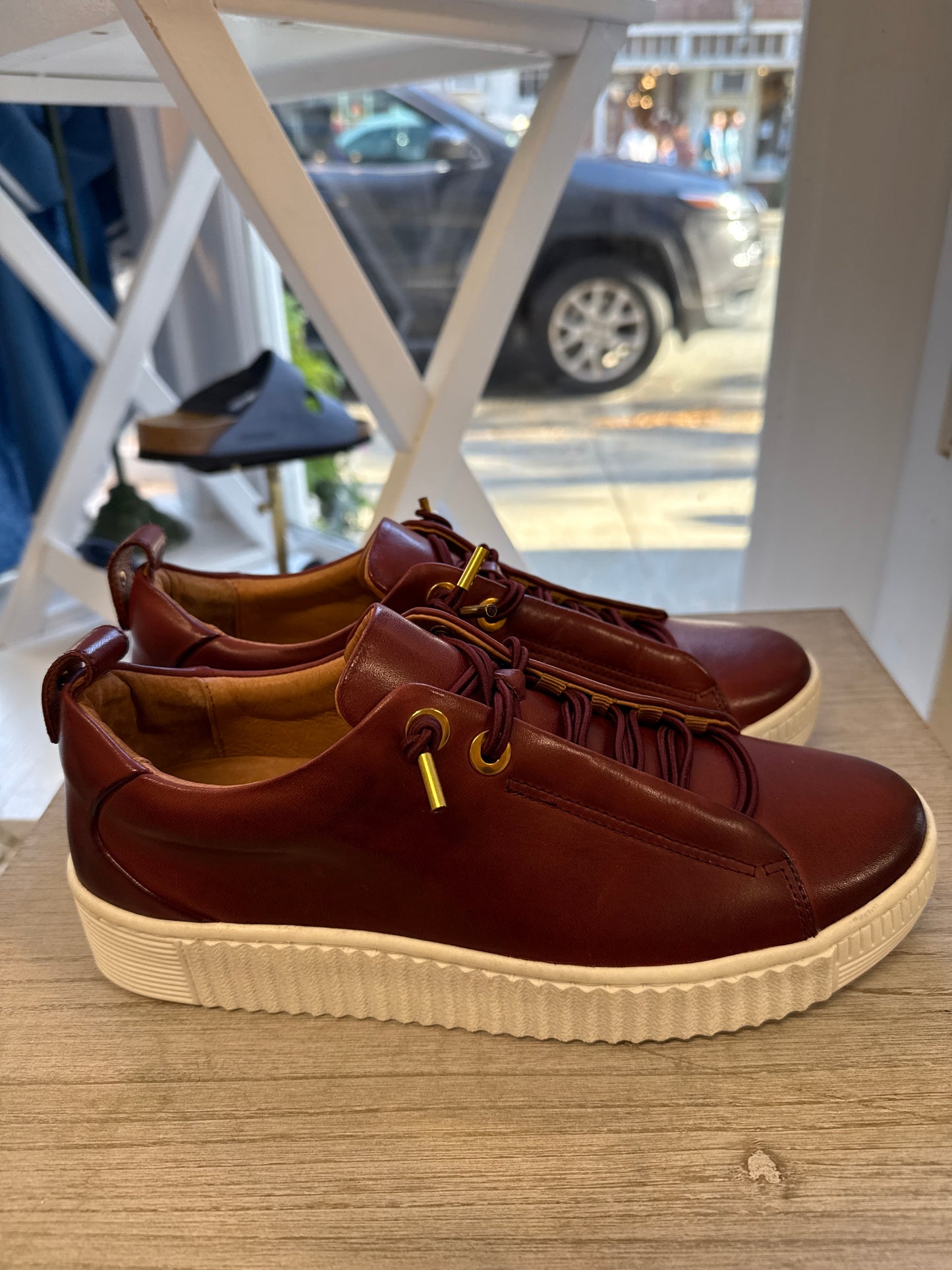 
                  
                    EOS | Jool Sneaker | Bordeaux
                  
                