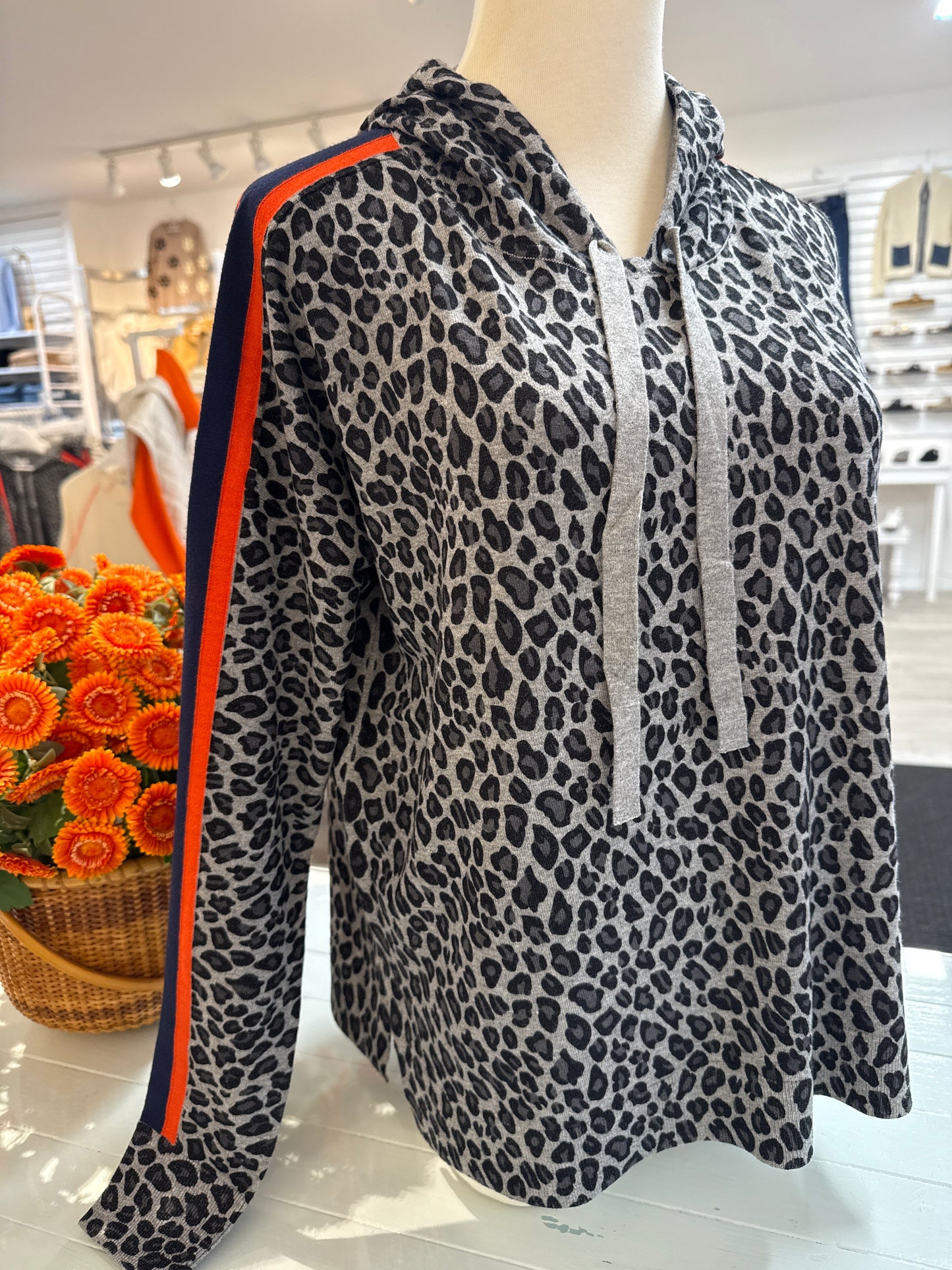 
                  
                    J.Society | Cheetah Hoodie Pullover with Stripe | 30002
                  
                