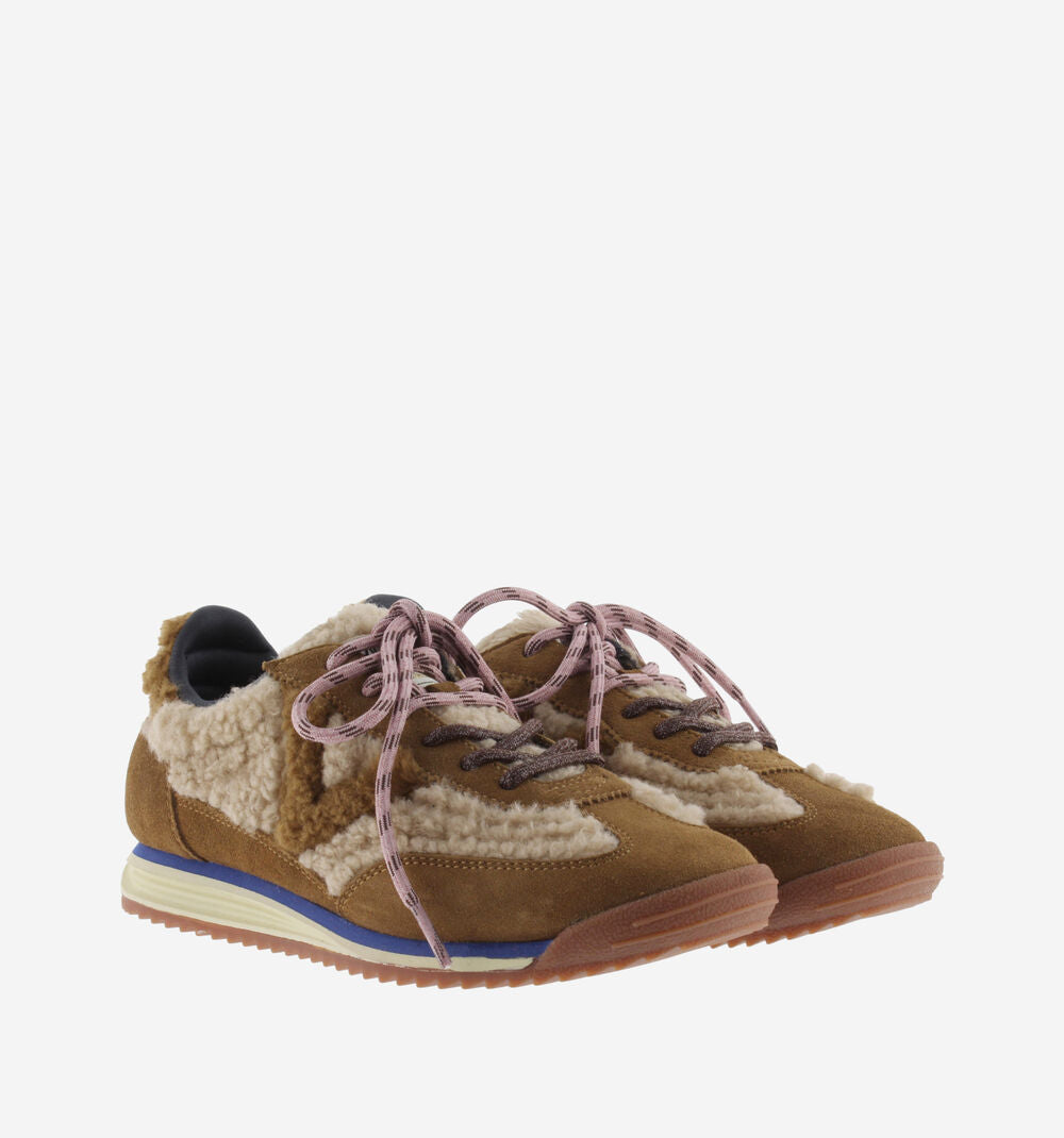 
                  
                    Victoria | Saturn Faux Shearling Sneaker | Beige
                  
                