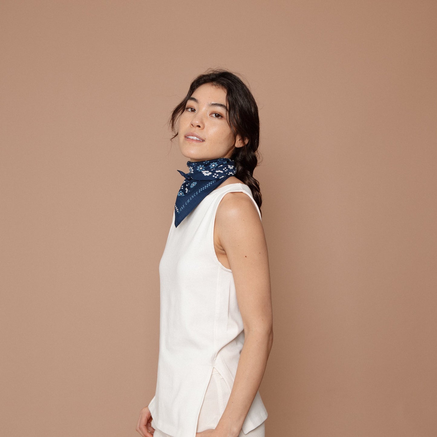 
                  
                    Last Chance Textiles | Cotton Switcharoo Scarf | Navy
                  
                