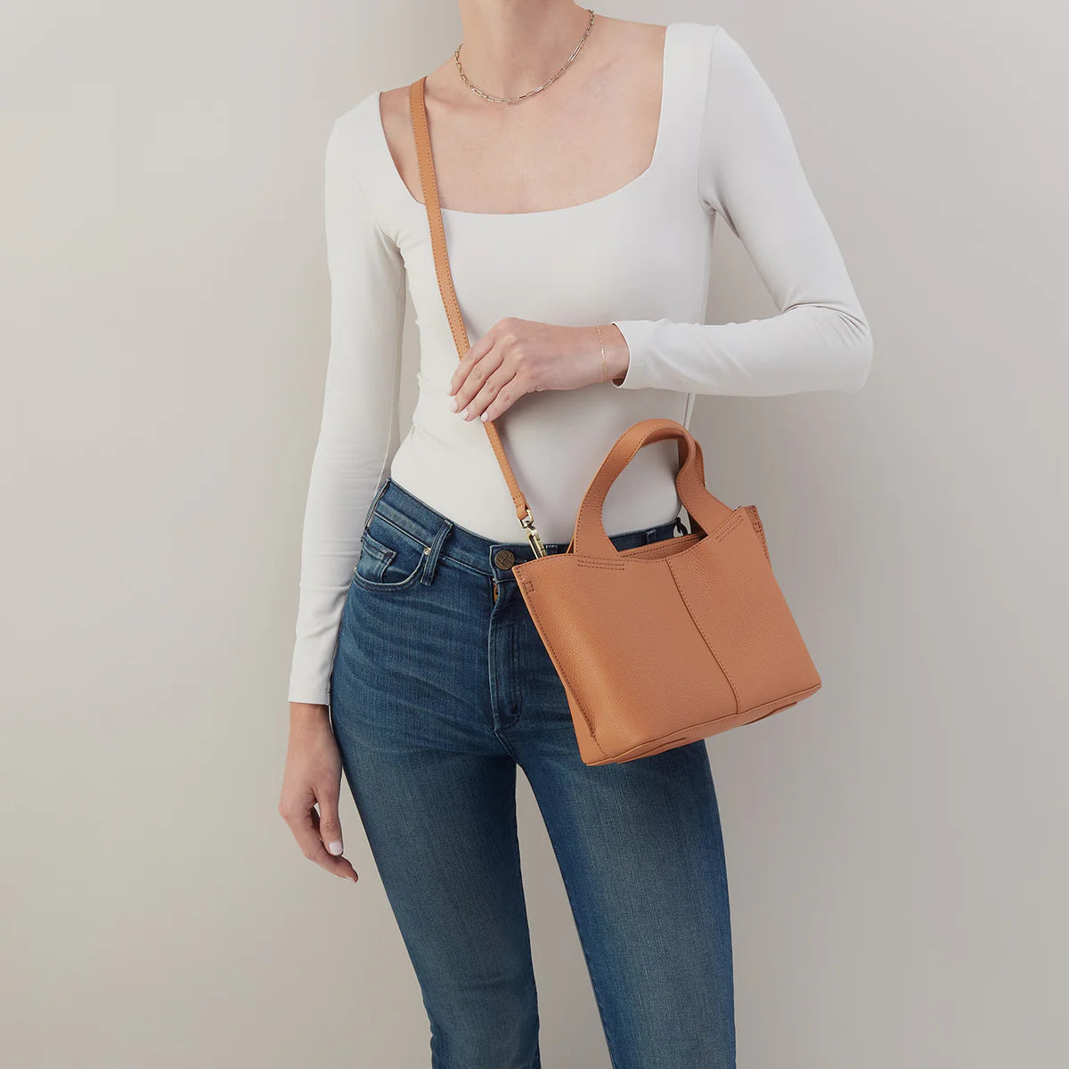 
                  
                    HOBO | Vida Small Tote | Biscuit
                  
                