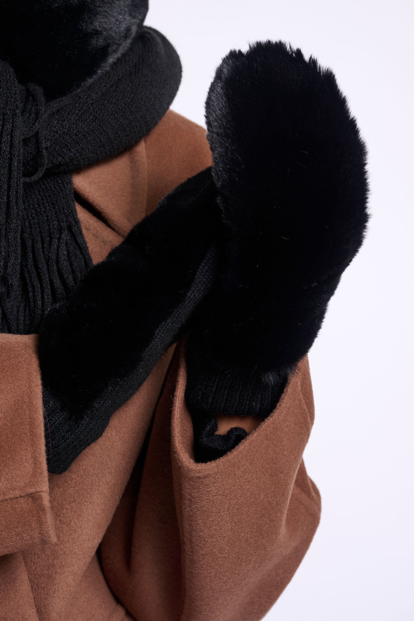 
                  
                    Rino&Pelle |Oxo Faux Fur Gloves
                  
                