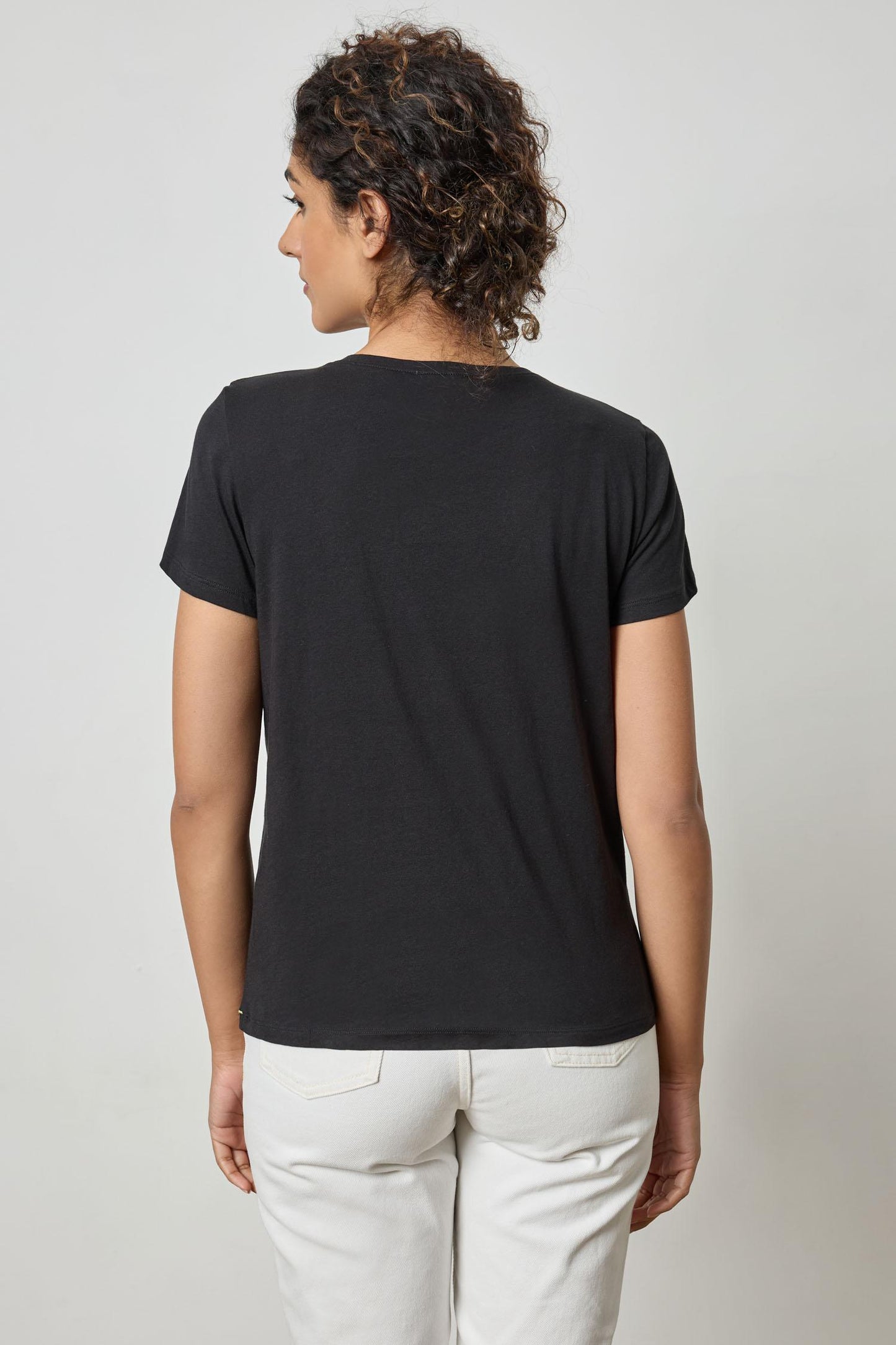 
                  
                    Lilla P | Short Sleeve V-Neck | 2926
                  
                