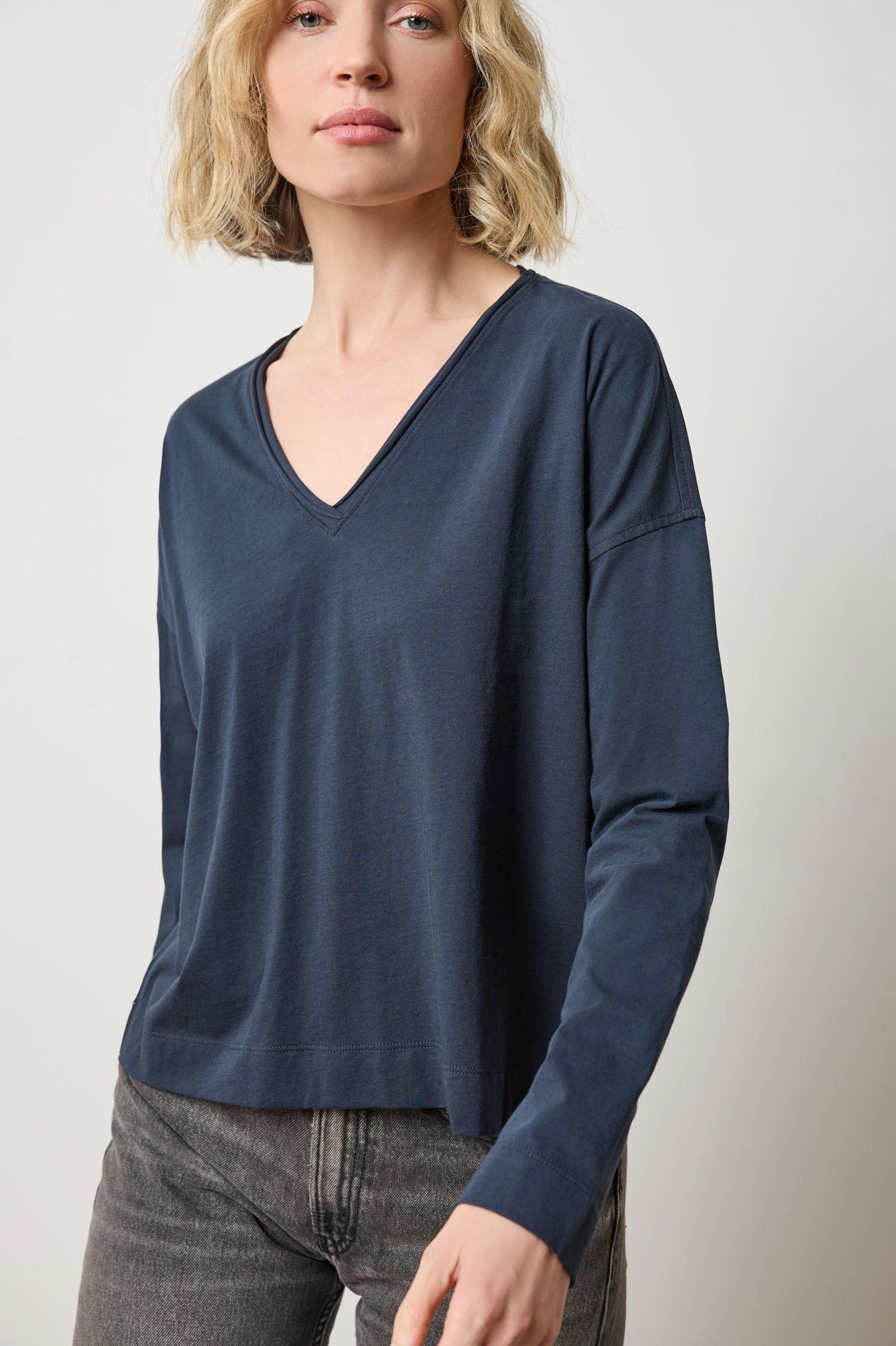 
                  
                    Lilla P | L/S Cut edge VNeck | 3055
                  
                