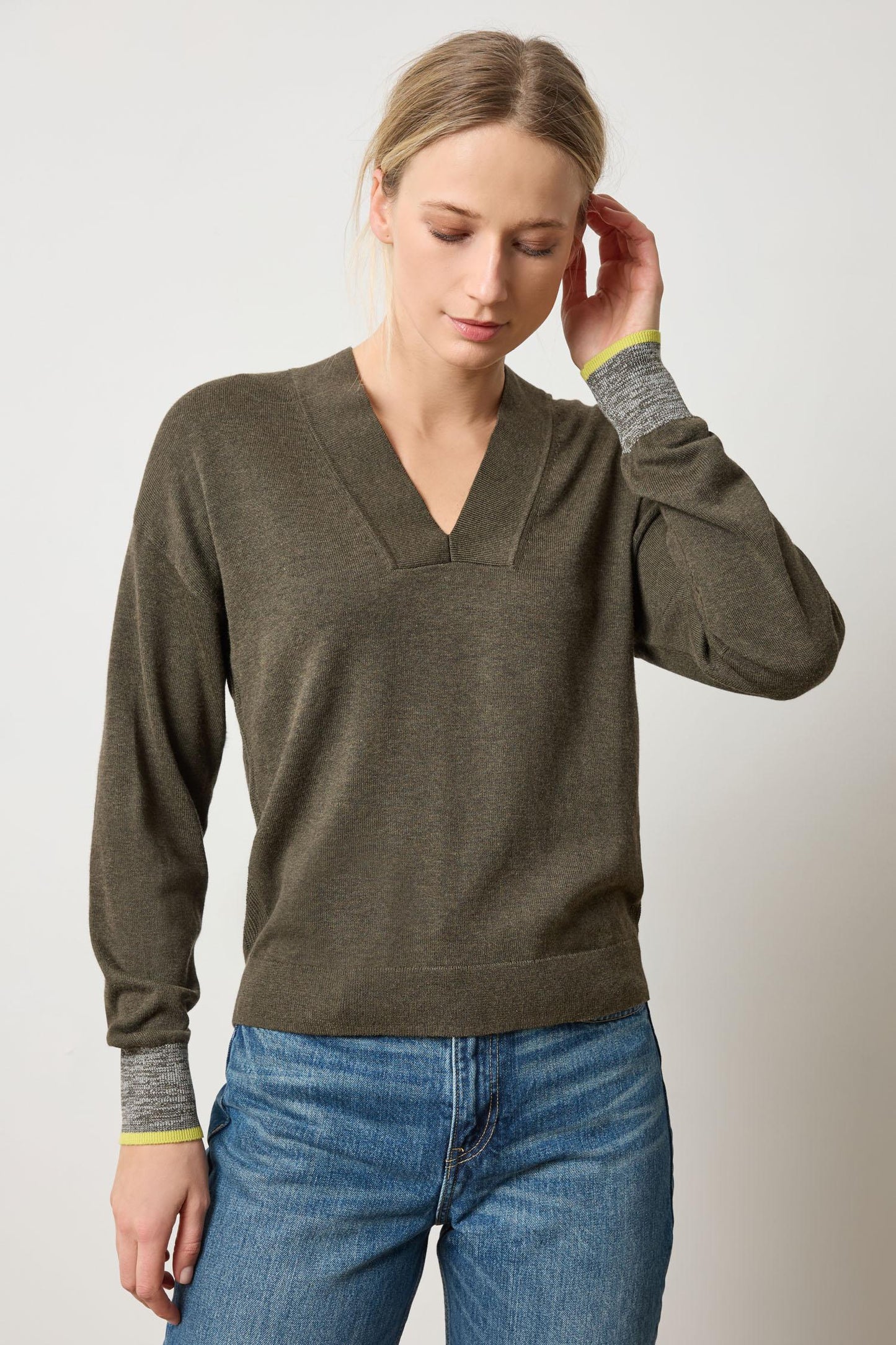 
                  
                    Lilla P | V-Neck Pullover Sweater | 3065
                  
                