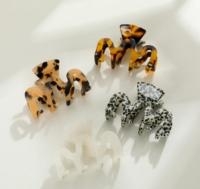 
                  
                    Esme Core Classic Wavy Claw Clip - Small - Assorted
                  
                