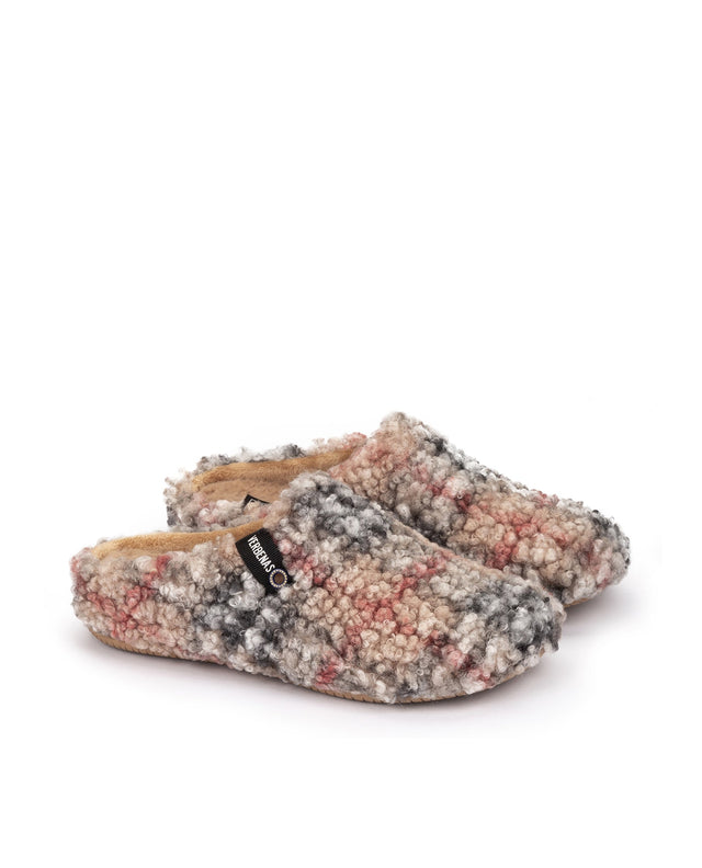
                  
                    Verbenas | York| Beige Plaid Slipper
                  
                