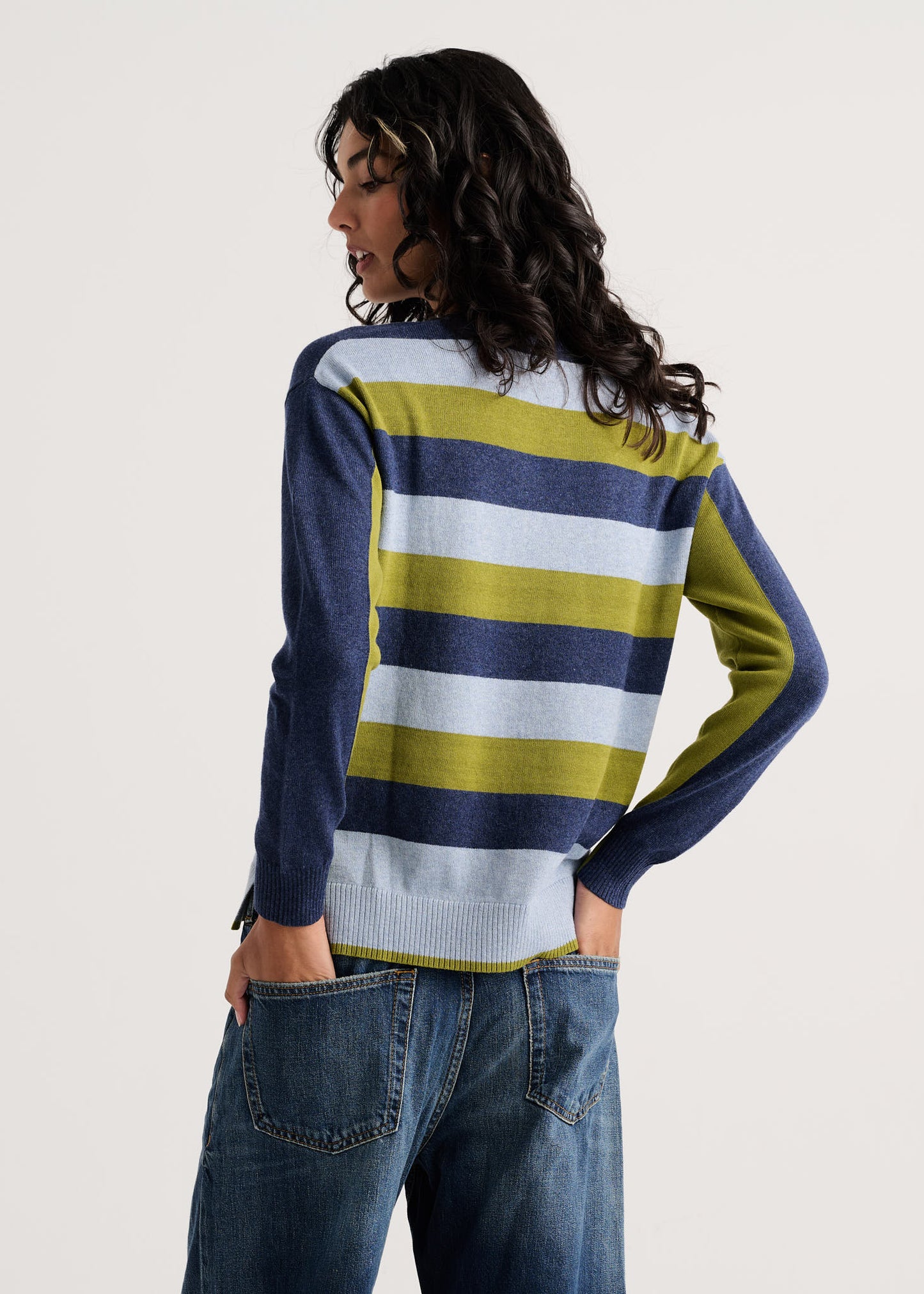 
                  
                    Zaket&Plover | Color Theory V-neck | 8527
                  
                