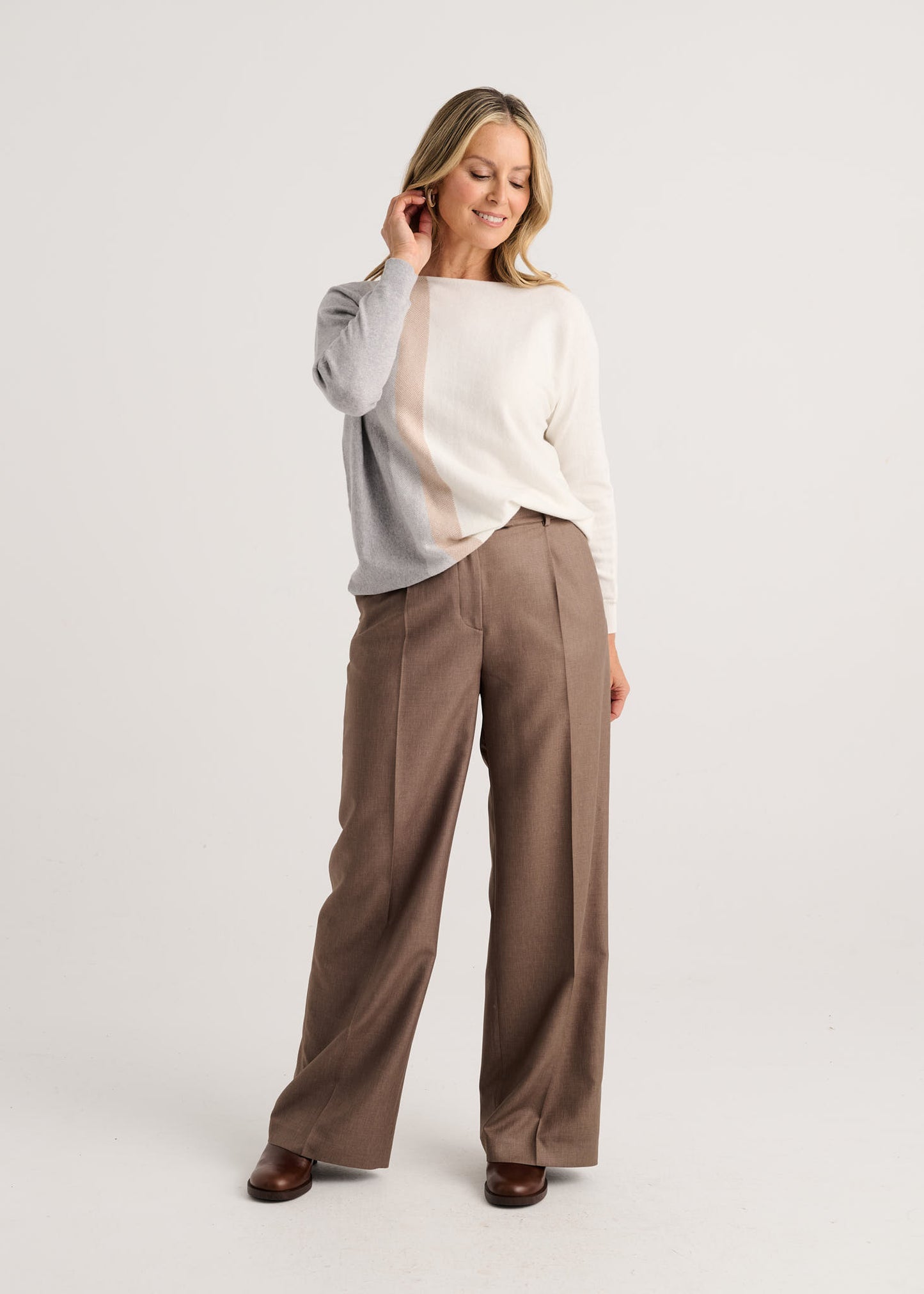 
                  
                    Zaket&Plover | Vertical Line Sweater | 8537
                  
                