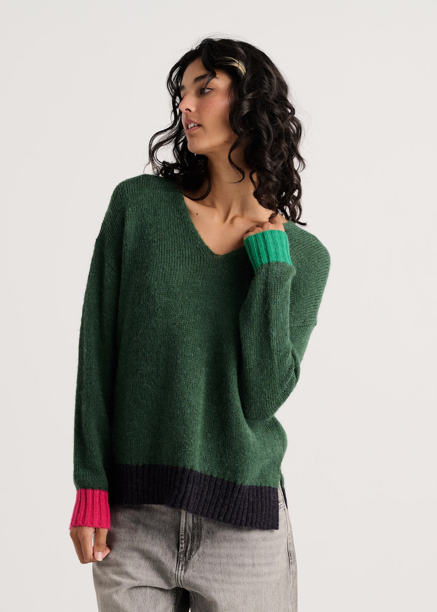 
                  
                    Zaket&Plover | Casual Luxe V neck Sweater | 8542
                  
                