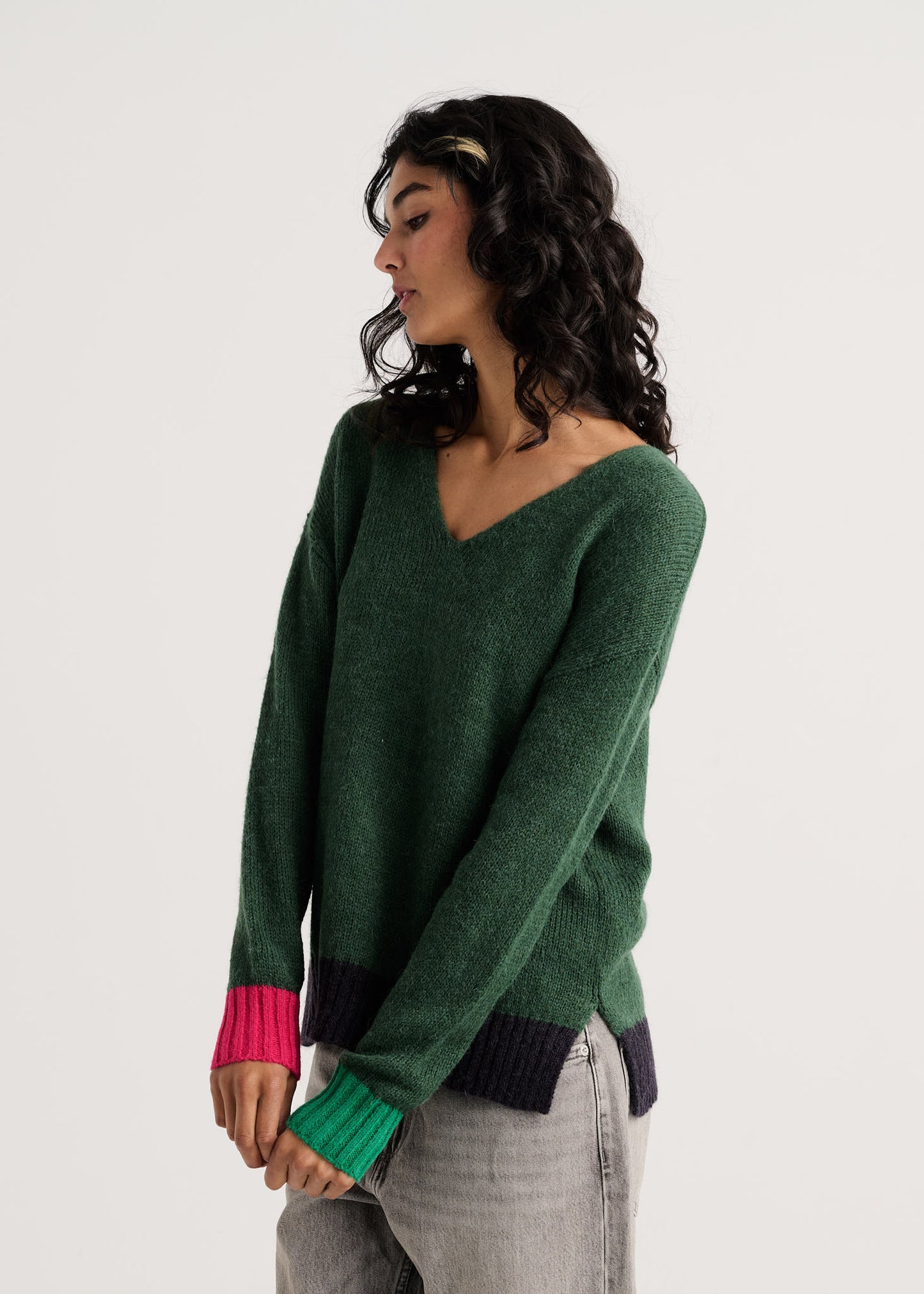 
                  
                    Zaket&Plover | Casual Luxe V neck Sweater | 8542
                  
                