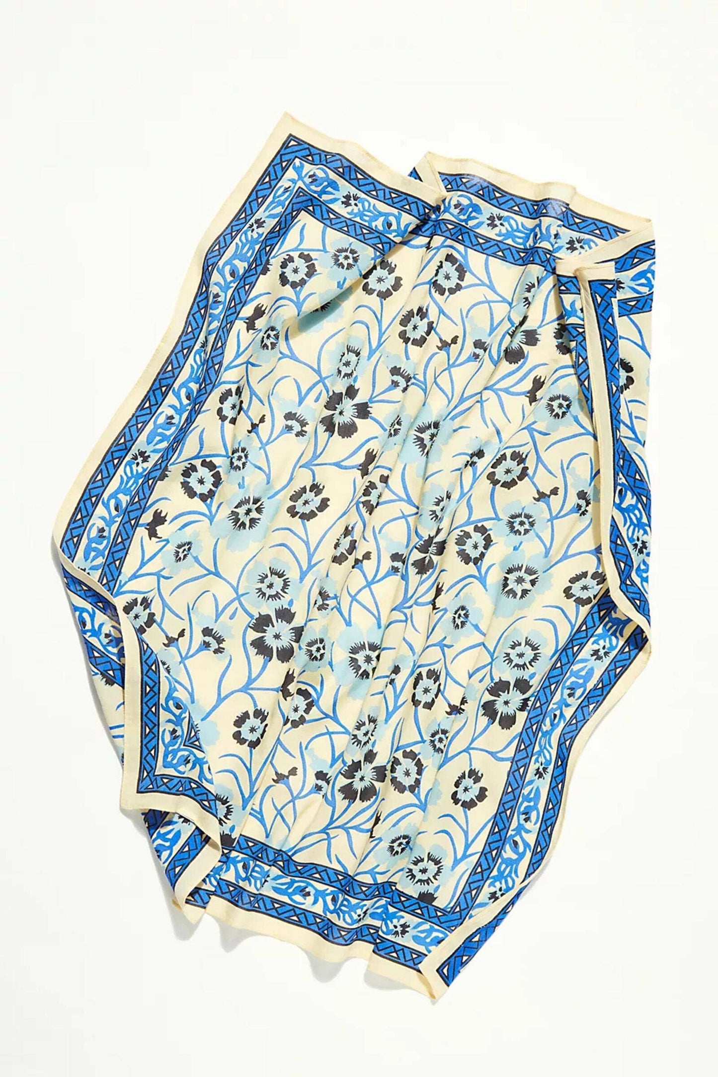 
                  
                    Floral Bandana Versatile : Navy
                  
                