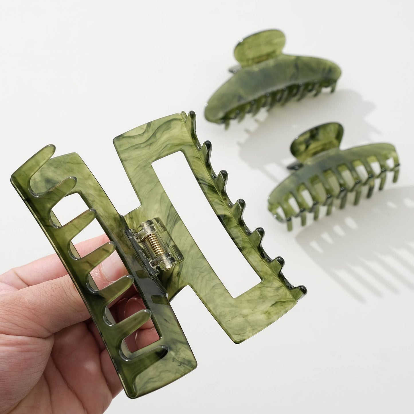 
                  
                    Jade Green Large - Assorted Claw Clips: Assorted
                  
                