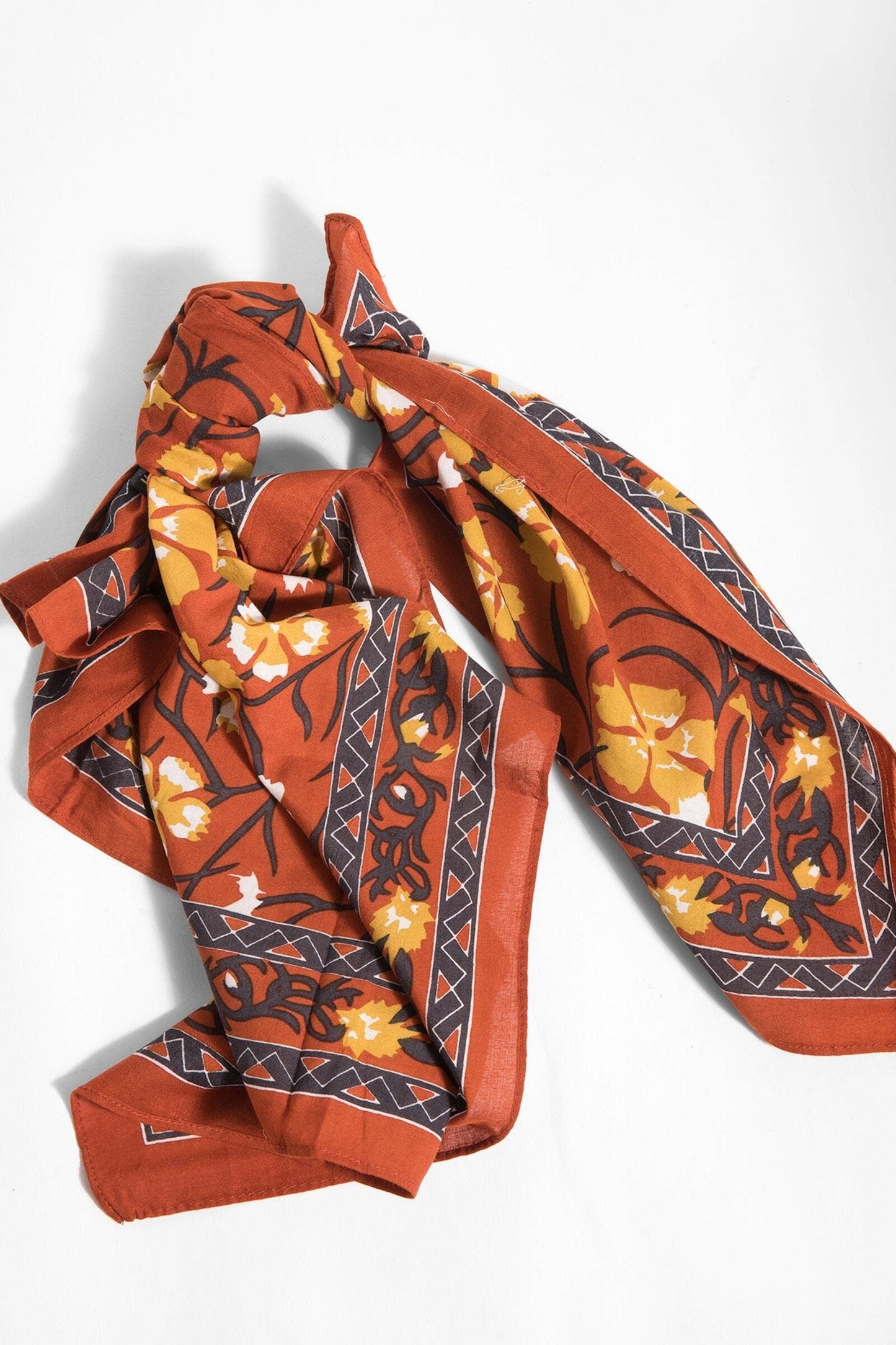 
                  
                    Floral Bandana Versatile : Navy
                  
                