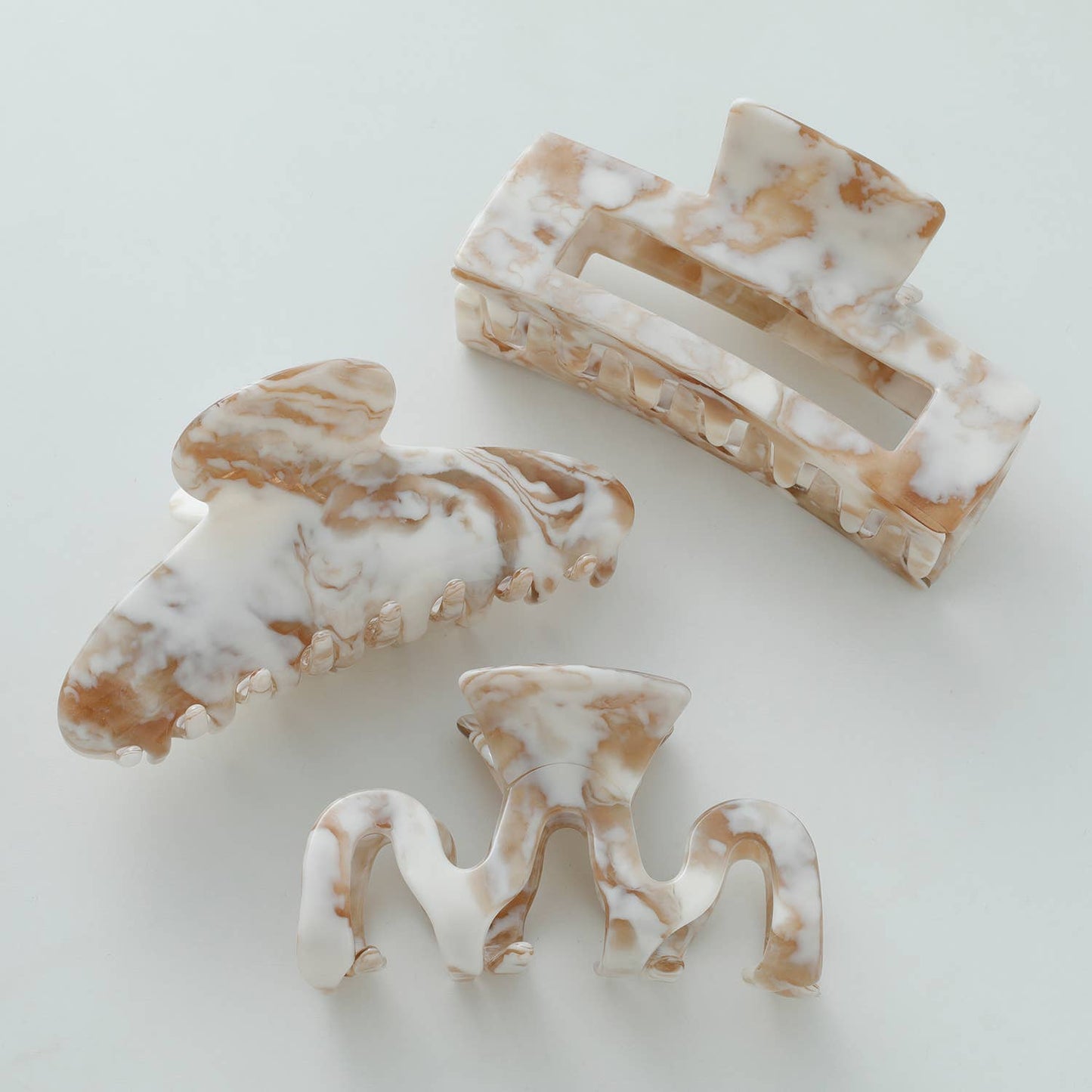 
                  
                    Calacatta Gold Large - Assorted Claw Clips: Assorted
                  
                