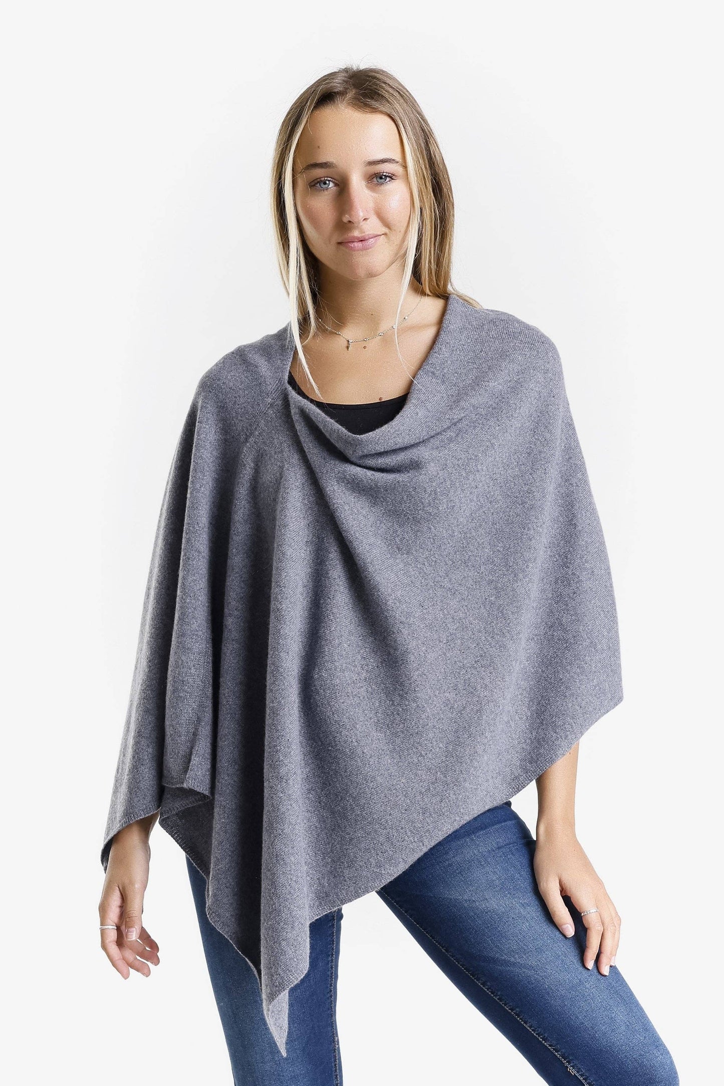 
                  
                    100% Italian Crafted Cashmere Ruana (SWE06): 203 Chocolate / One Size
                  
                