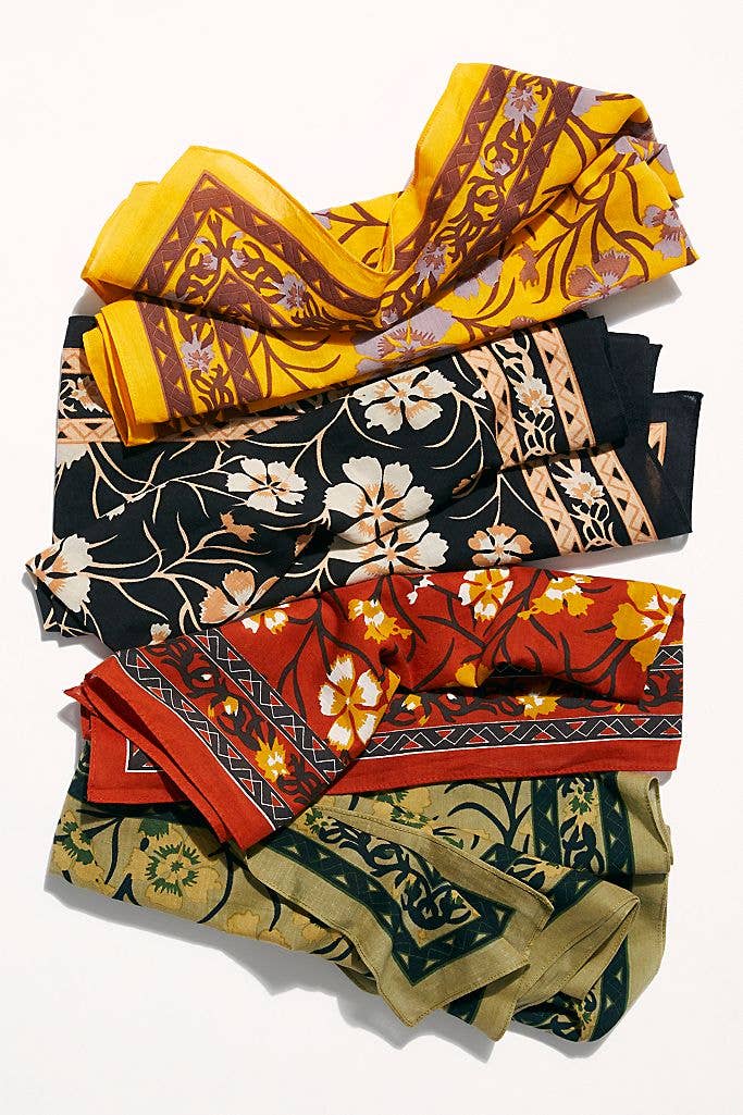 
                  
                    Floral Bandana Versatile : Copper
                  
                