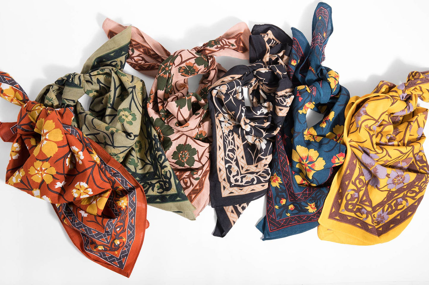 
                  
                    Floral Bandana Versatile : Ivory
                  
                