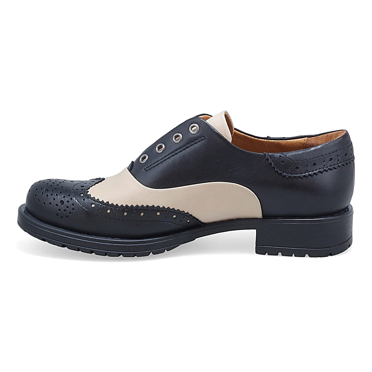 
                  
                    Miz Mooz | Peabody Oxford
                  
                